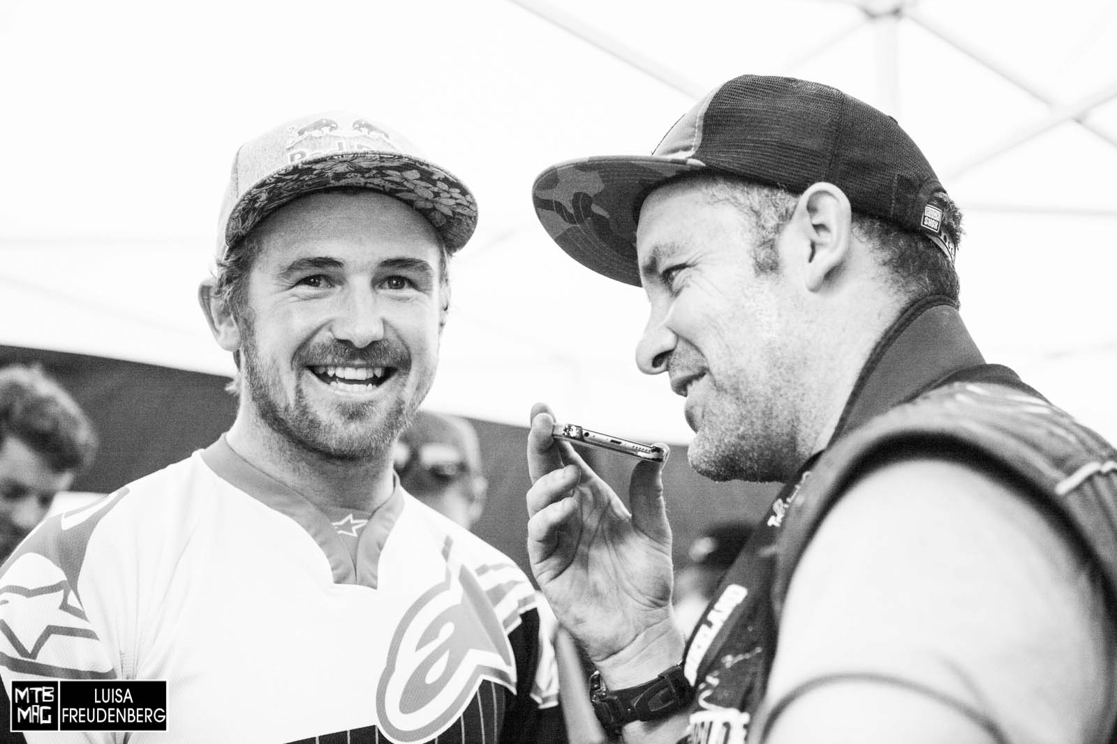 Brook MacDonald und Fotograf Sven Martin nach dem Rennen