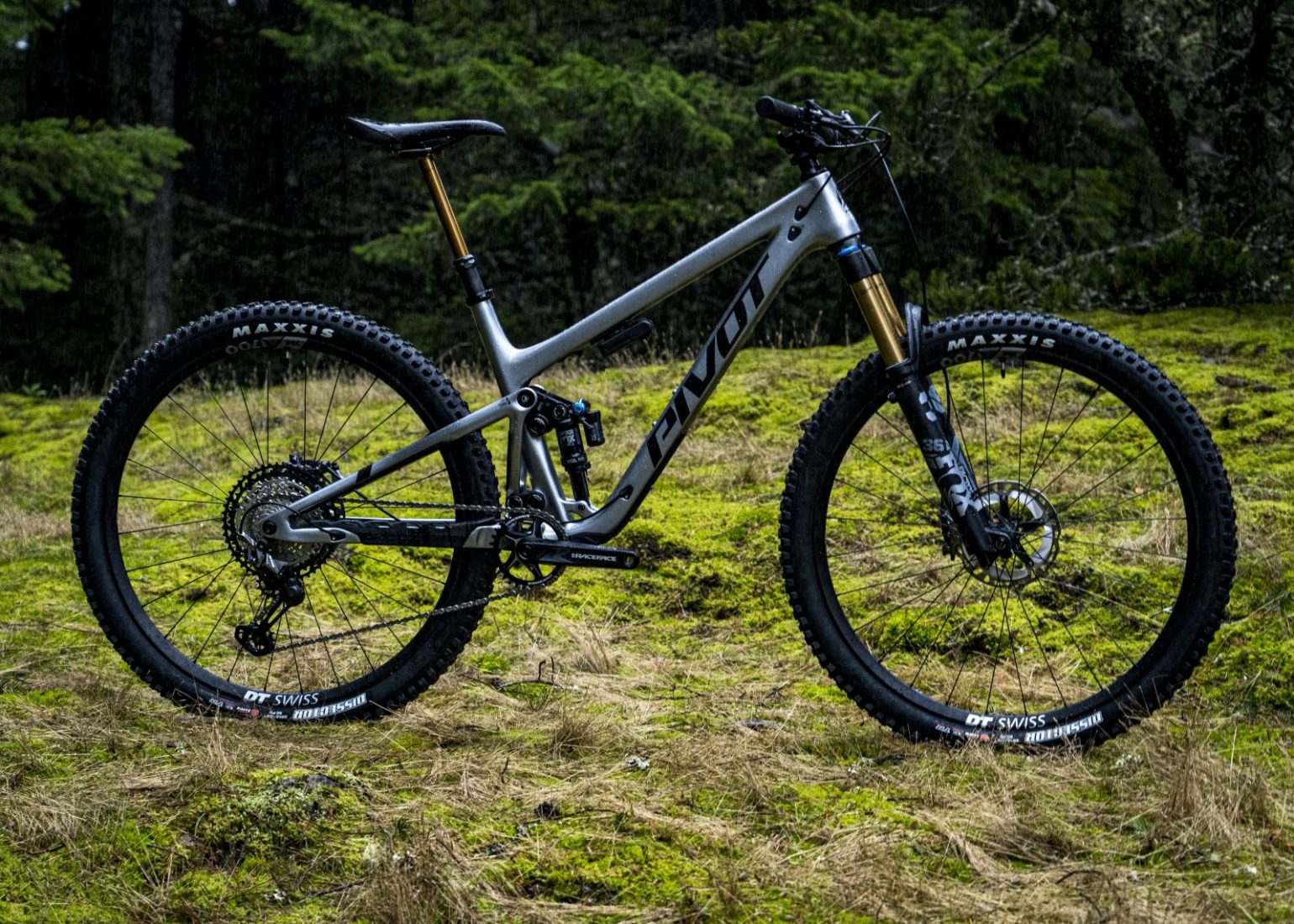 pivot mountain bikes