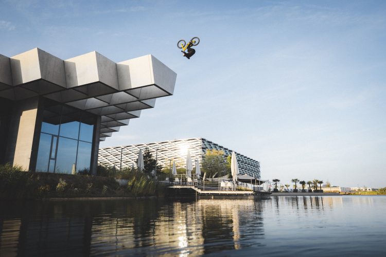 Danny MacAskill: Campus